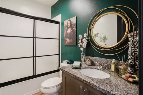 Bath - 18930 Carranza Ln, Saugus, CA 91350 photo 1 of 9