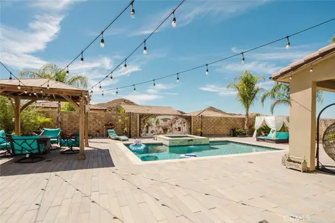 Exterior - 18930 Carranza Ln, Saugus, CA 91350 photo 11 of 15