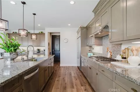 Entry Way - 18930 Carranza Ln, Saugus, CA 91350 photo 2 of 11