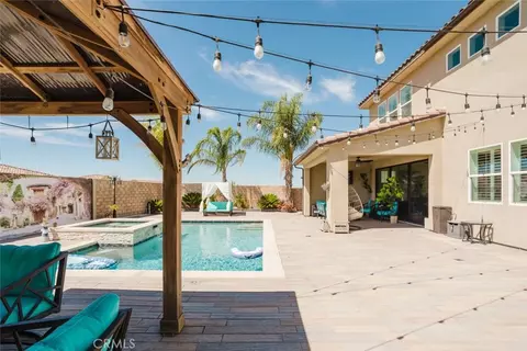 Exterior - 18930 Carranza Ln, Saugus, CA 91350 photo 8 of 15
