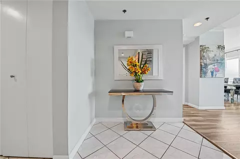 Entry Way - 525 E Seaside Way #1109, Long Beach, CA 90802 photo 2 of 6