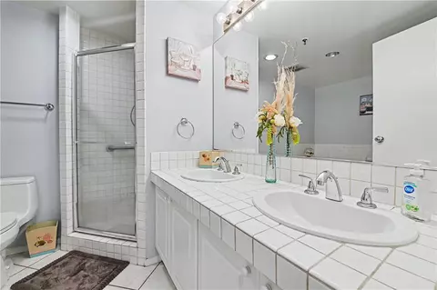 Bath - 525 E Seaside Way #1109, Long Beach, CA 90802 photo 1 of 5