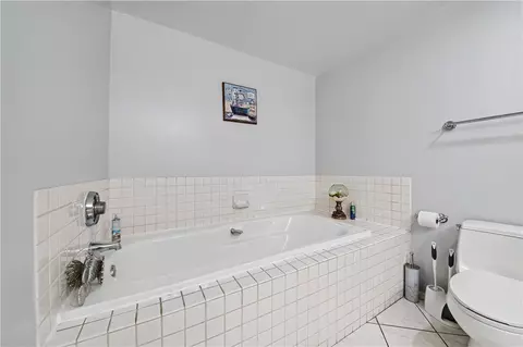 Bath - 525 E Seaside Way #1109, Long Beach, CA 90802 photo 2 of 5