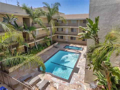 11044 Acama St #302, Studio City, CA 91602