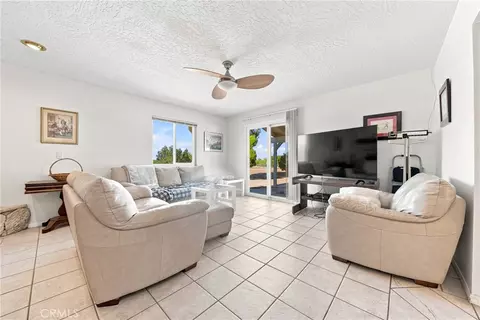 Living - 8609 Maple, Hesperia, CA 92345 photo 4 of 7