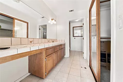 Bath - 8609 Maple, Hesperia, CA 92345 photo 3 of 3