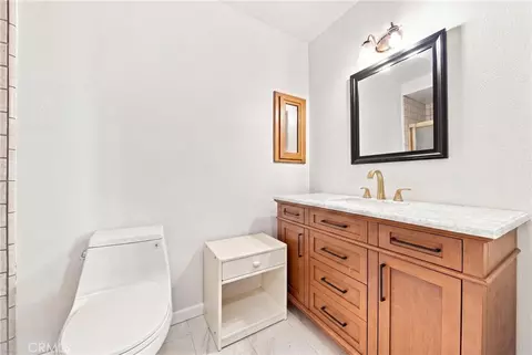 Bath - 8609 Maple, Hesperia, CA 92345 photo 2 of 3