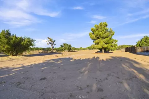 Exterior - 8609 Maple, Hesperia, CA 92345 photo 9 of 10