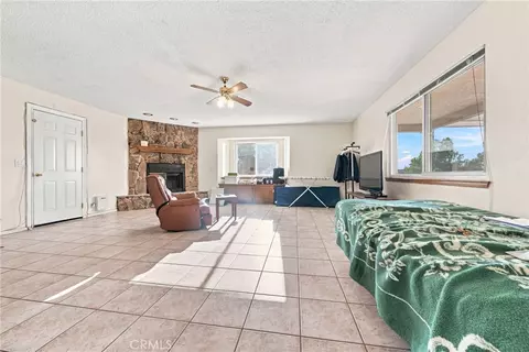 Living - 8609 Maple, Hesperia, CA 92345 photo 6 of 7