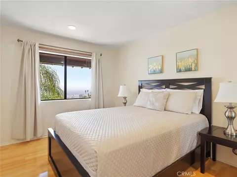 Bedroom - 1350 E Tujunga Ave, Burbank, CA 91501 photo 3 of 8