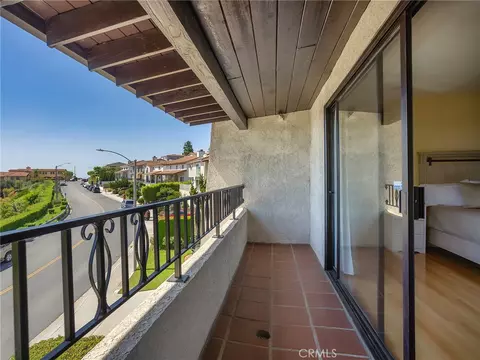 Exterior - 1350 E Tujunga Ave, Burbank, CA 91501 photo 5 of 13