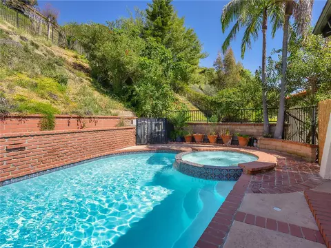 Exterior - 1350 E Tujunga Ave, Burbank, CA 91501 photo 7 of 13