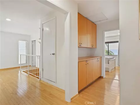 Entry Way - 1350 E Tujunga Ave, Burbank, CA 91501 photo 3 of 3