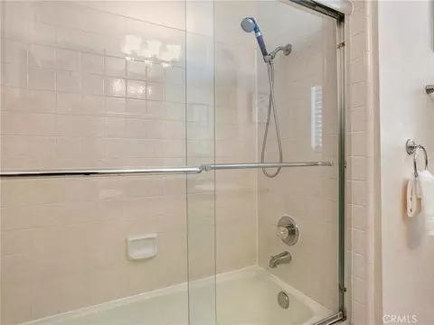 Bath - 1350 E Tujunga Ave, Burbank, CA 91501 photo 4 of 10