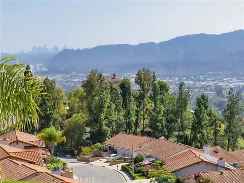 View/Area - 1350 E Tujunga Ave, Burbank, CA 91501 photo 2 of 11