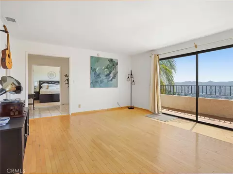 Living - 1350 E Tujunga Ave, Burbank, CA 91501 photo 3 of 5