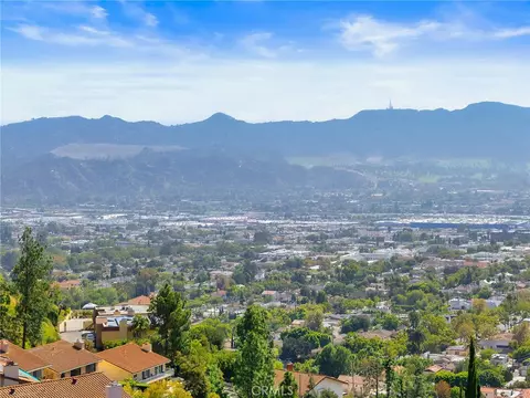View/Area - 1350 E Tujunga Ave, Burbank, CA 91501 photo 3 of 11
