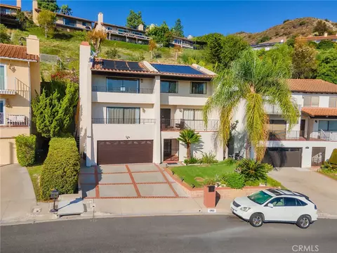 View/Area - 1350 E Tujunga Ave, Burbank, CA 91501 photo 4 of 11
