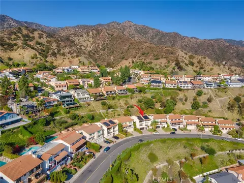 View/Area - 1350 E Tujunga Ave, Burbank, CA 91501 photo 9 of 11