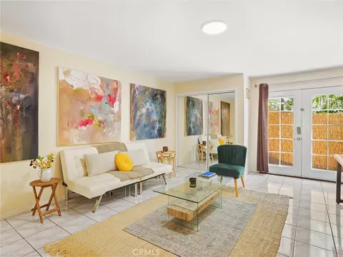 Living - 1350 E Tujunga Ave, Burbank, CA 91501 photo 4 of 5