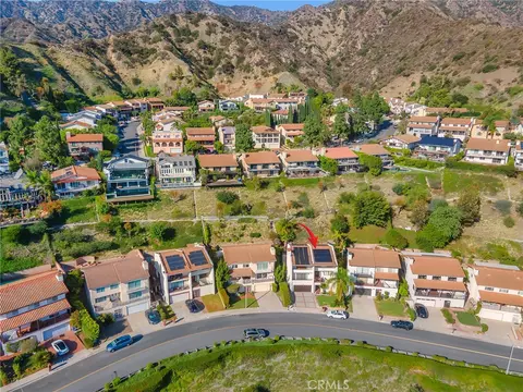 View/Area - 1350 E Tujunga Ave, Burbank, CA 91501 photo 8 of 11