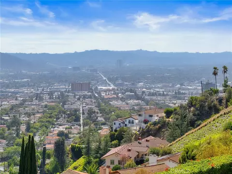View/Area - 1350 E Tujunga Ave, Burbank, CA 91501 photo 1 of 11