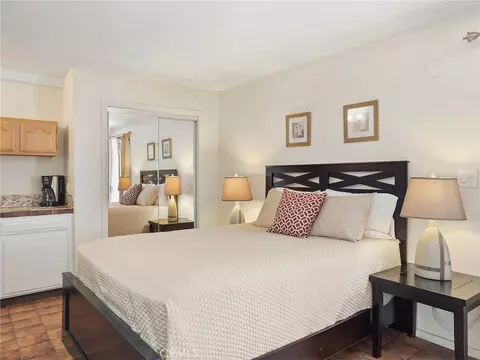 Bedroom - 1350 E Tujunga Ave, Burbank, CA 91501 photo 6 of 8