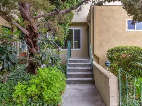 11138 Aqua Vista St #18, Studio City, CA 91602