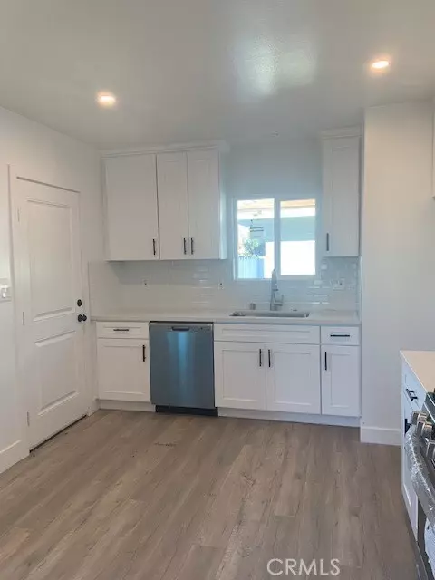 Kitchen - 5340 S J, Oxnard, CA 93033 photo 2 of 4