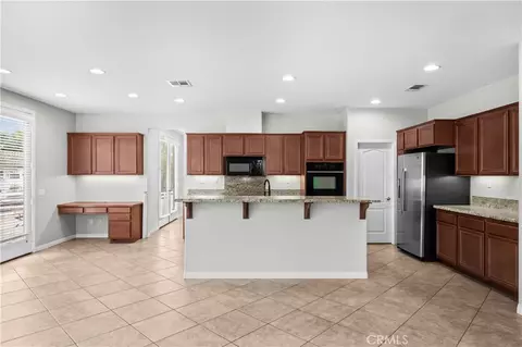 Kitchen - 17920 Log Hl, Riverside, CA 92504 photo 1 of 3