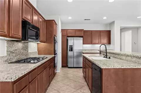 Kitchen - 17920 Log Hl, Riverside, CA 92504 photo 3 of 3