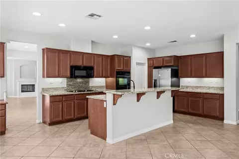 Kitchen - 17920 Log Hl, Riverside, CA 92504 photo 2 of 3