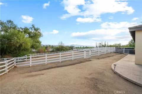 Exterior - 17920 Log Hl, Riverside, CA 92504 photo 14 of 17