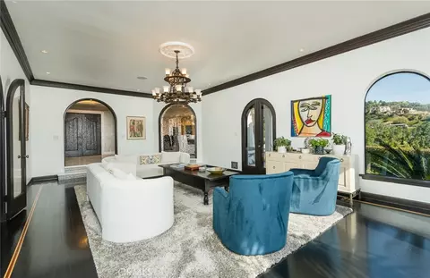 Living - 330 Kempton Rd, Glendale, CA 91202 photo 7 of 10