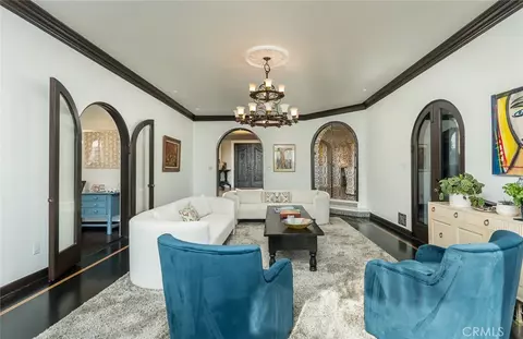 Living - 330 Kempton Rd, Glendale, CA 91202 photo 6 of 10