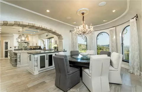Dining - 330 Kempton Rd, Glendale, CA 91202 photo 4 of 4