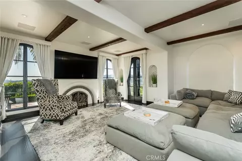 Living - 330 Kempton Rd, Glendale, CA 91202 photo 8 of 10