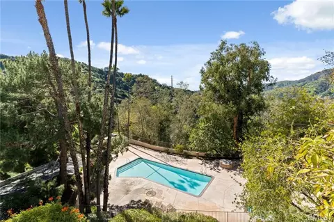 Exterior - 1935 Alpha Rd #314, Glendale, CA 91208 photo 5 of 9