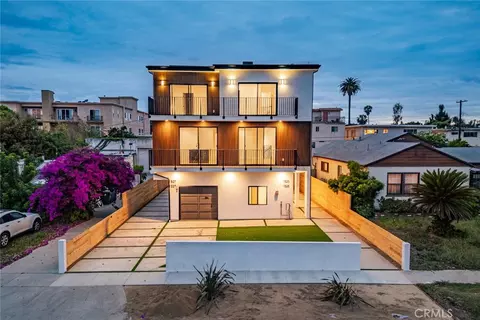 1525 S Carmelina, Los Angeles, CA 90025