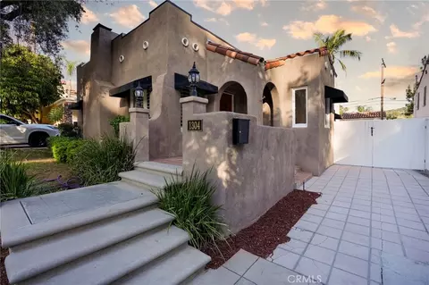 1304 Carmen Dr, Glendale, CA 91207