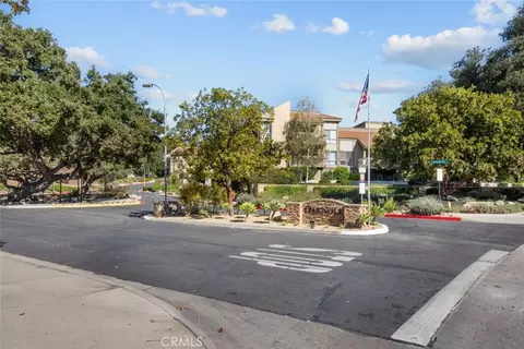 751 Birchpark Cir #201, Thousand Oaks, CA 91360