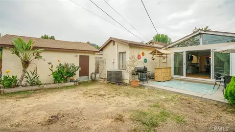 Exterior - 330 S Griffith Park Dr, Burbank, CA 91506 photo 3 of 3