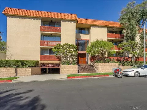 5875 Doverwood Dr #103, Culver City, CA 90230