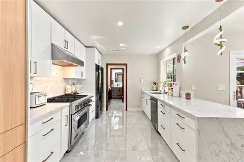 Kitchen - 6414 Corbin Ave, Reseda, CA 91335 photo 3 of 4