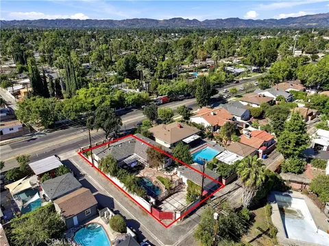 View/Area - 6414 Corbin Ave, Reseda, CA 91335 photo 1 of 3