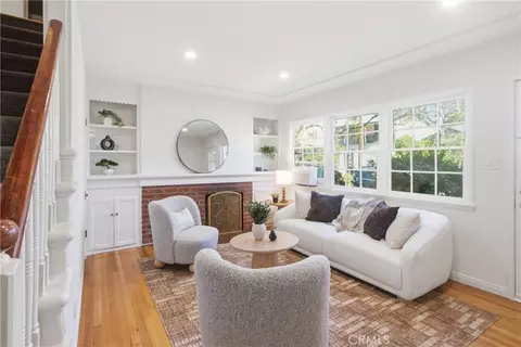 Living - 609 Granada St #55, Glendale, CA 91205 photo 2 of 4