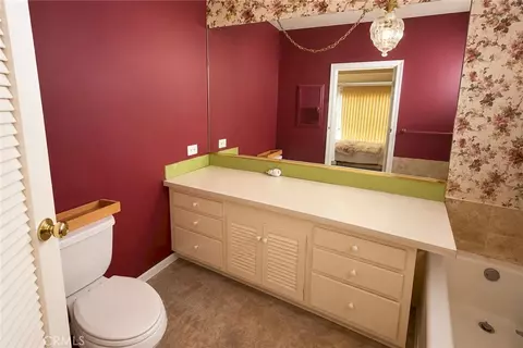 Bath - 710 D, Taft, CA 93268 photo 1 of 2