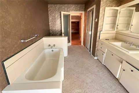 Bath - 710 D, Taft, CA 93268 photo 2 of 2