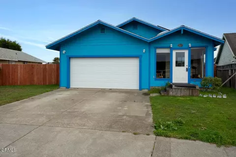934 Stewart St, Fort Bragg, CA 95437