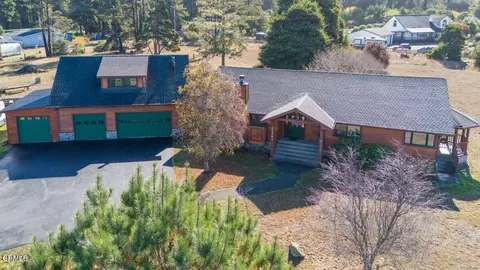 23741 Bouldin Ln, Fort Bragg, CA 95437
